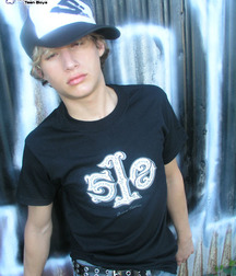 Skater sammy 5afa21e2ec36a.jpg