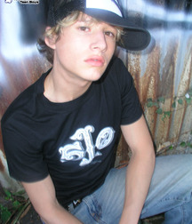 Skater sammy 5afa21e3a4844.jpg