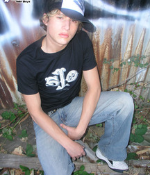 Skater sammy 5afa21e45d35d.jpg