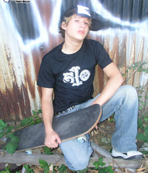 Skater sammy 5afa21e5de41c.jpg