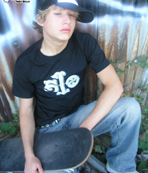 Skater sammy 5afa21e6ad3dc.jpg