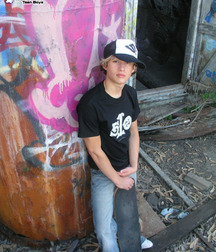 Skater sammy 5afa21f166ce0.jpg