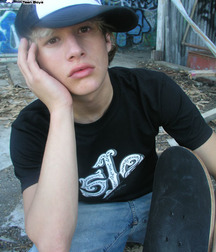 Skater sammy 5afa21f506d5b.jpg