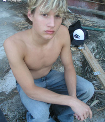 Skater sammy 5afa22073d3f0.jpg