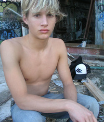 Skater sammy 5afa220c1140c.jpg