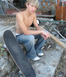 Skater sammy 5afa220f60844.jpg