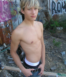 Skater sammy 5afa221aa66b9.jpg