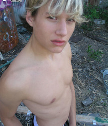 Skater sammy 5afa221bc844f.jpg