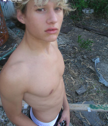 Skater sammy 5afa221e9d2b6.jpg