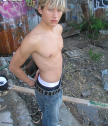 Skater sammy 5afa221f89d1a.jpg