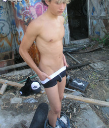 Skater sammy 5afa222f3a12f.jpg