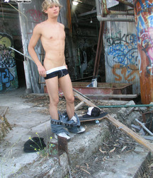 Skater sammy 5afa2246dacf7.jpg