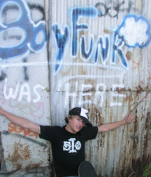 Skater sammy 5afa22a67dfcf.jpg