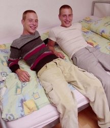 twins hobo 5afcc2a68c497.jpg