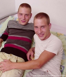twins hobo 5afcc2a793b9e.jpg
