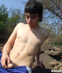 Federico 5b10a7cb010a7.jpg
