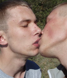 King and Max 5b1b44640599f.jpg