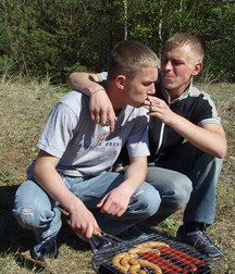 King and Max 5b1b44733ffa1.jpg