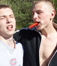 King and Max 5b1b448d59c02.jpg