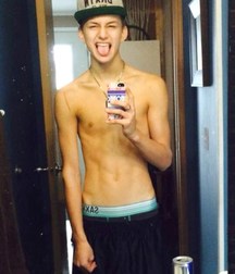Random Boys 5b3cf44fe2da3.jpg
