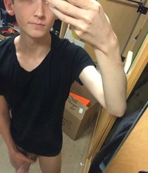 Random Boys 5b3cf49403210.jpg
