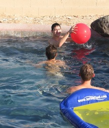 friends 5b416f1fe61bd.jpg