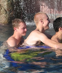 friends 5b416f33949dc.jpg