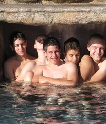 friends 5b416f5aefe07.jpg