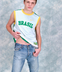 Sergey 5b52a7d01a9d9.jpg
