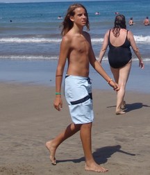 Beachboy 5b53f6a392d97.jpg