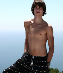 Rene 5b7b70afaefeb.jpg