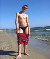 Karl 5b80cf3800307.jpg