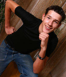 Guillaume  5b87464361dfb.jpg