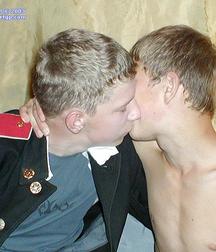 Sasha and Anton 5bc6910f53ba5.jpg