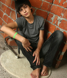 Colin 5c6fd41381e5c.jpg