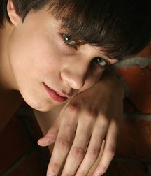 Colin 5c6fd445ebb82.jpg