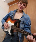Aaron-Guitar 5c80f55f92320.jpg