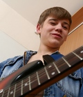 Aaron-Guitar 5c80f5672bfdd.jpg