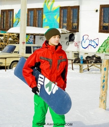 Aaron-Snowboard 5c95a6fa8d73c.jpg
