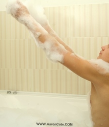 Aaron-bathroom 5c95aa416d3b2.jpg
