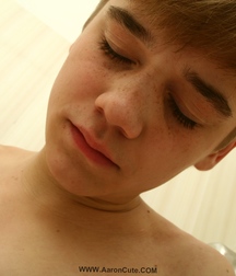 Aaron-bathroom 5c95aa68a1d20.jpg