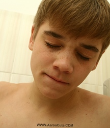 Aaron-bathroom 5c95aa6d2d191.jpg