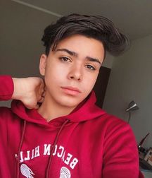 hot boys 5cca4f9a213b7.jpg