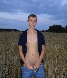 photo boy 5cca51518ec5e.jpg