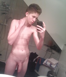 More hotties 5d0fe87553f85.jpg
