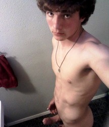 More hotties 5d0fe879e02ac.jpg