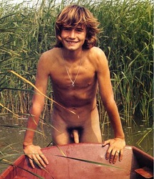 Boys Pose 50 56f0f772b8db5.jpg