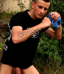 Boys Pose 86 5706c5b26787d.jpg