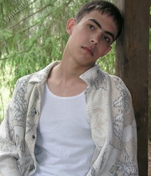 Edmund 18 yo 571e40bceeb06.jpg