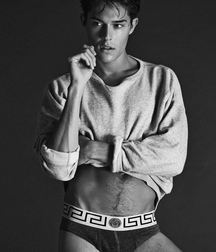 Boys in Versace underwear. 5ae78e4b5f87f.jpg